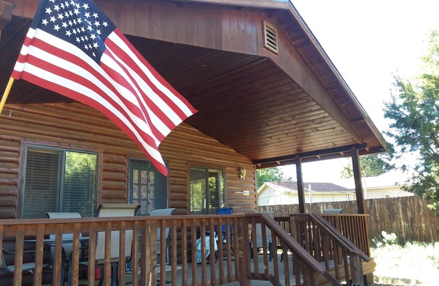 Charming Log Cabin in the Pines