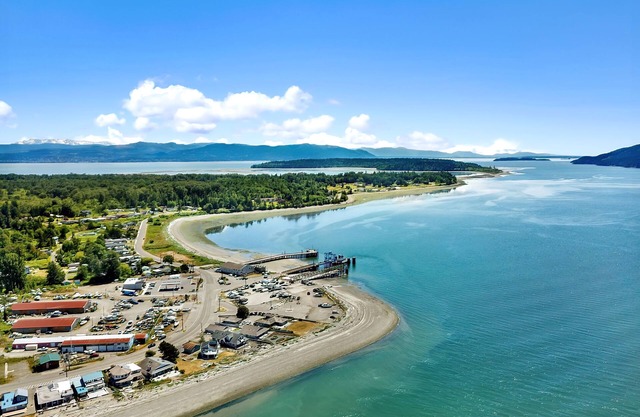 Charming Lummi Bay Waterfront Beach House