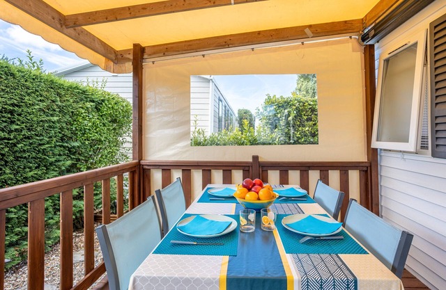 Charming Mobile Home in Saint-Denis-d'Oléron – 4 People, Shared Pool, Terrace, Close to Beaches