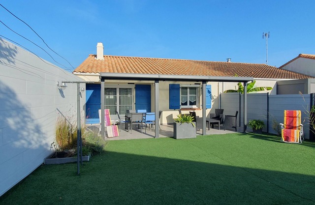 Charming Maisonette Near Market with Garden, A/C, WiFi, BBQ - Close to Beach