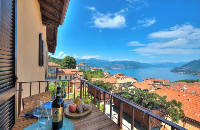 Charming Magognino Stresa Hills Lake View, Stresa, Italy