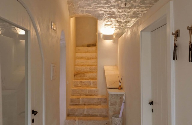 Charming Masseria with SPA: Deluxe Room with XL Shower and Chromotherapy