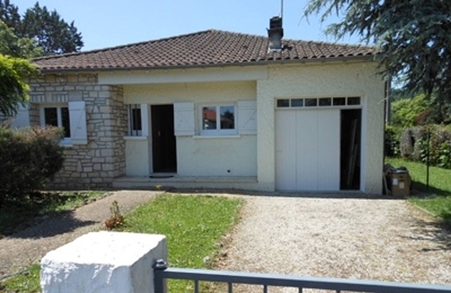 Charming Modern Home: WiFi, Terrace, Near Greenway, Close to Trélissac & Périgueux