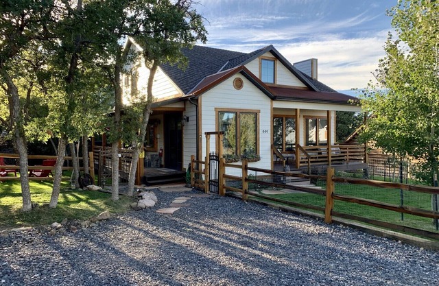 Charming Mountain Cottage.