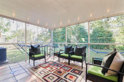Charming Naples Oasis - Close to Beaches & Shops
