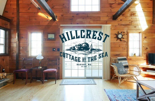 Charming New England cottage within walking distance to three beaches.