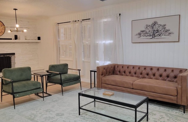 Charming Newly renovated 4-bedroom 2Bath bungalow in Old Midland Texas
