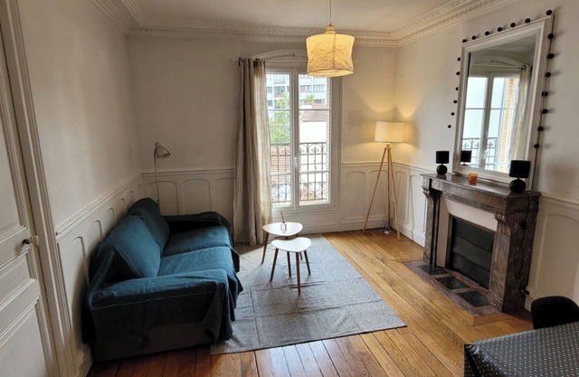 Charming old building, near metro line 10 Boulogne Billancourt near Paris