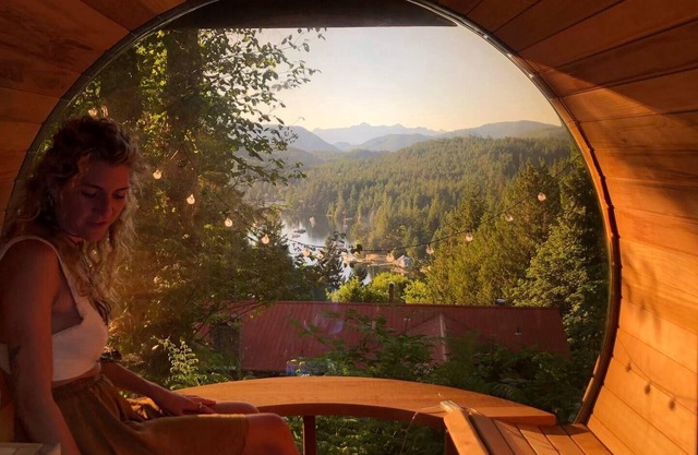 Charming Ocean View Cottage with Private Sauna & Hot Tub