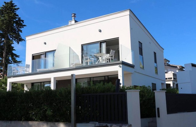 Charming one-bedroom apartment in Ugljan