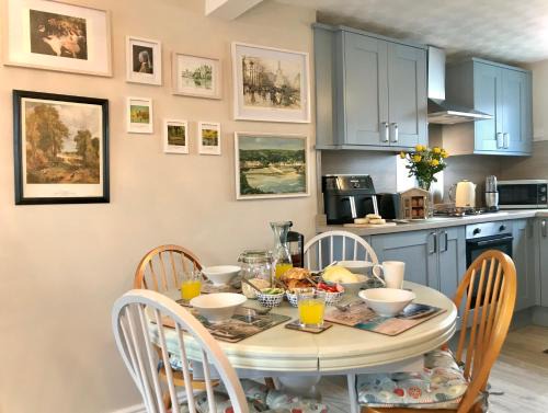 Charming Pembroke Townhouse