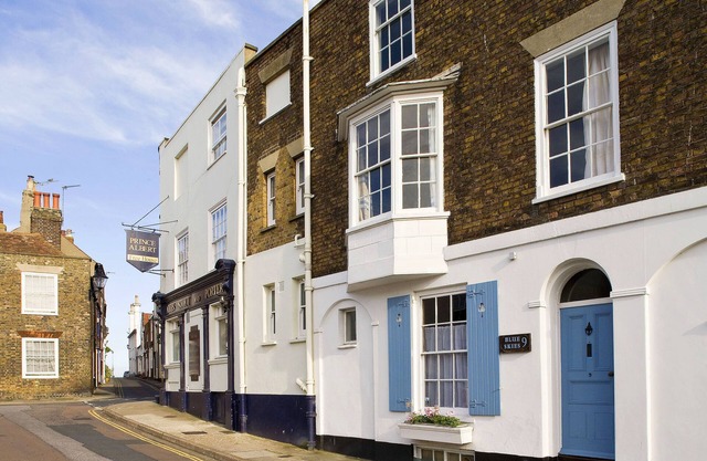 Charming, Period House near the sea in Deal.