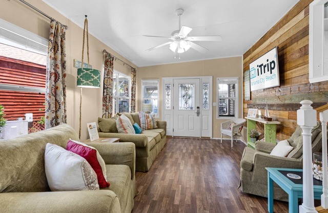 Charming pet-friendly cottage in a gated resort with amenities on the east end of Panama City Beach!