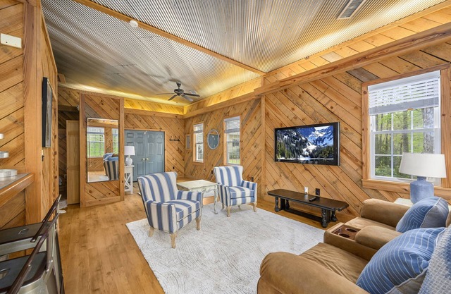 Charming, Picturesque Guest House in North Macon