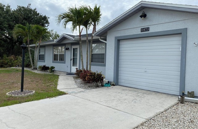 Charming private house, situated close to 5 most beautiful beaches, Englewood FL