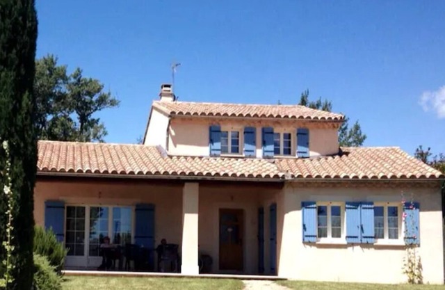 Charming Provencal house between lavender and vineyards