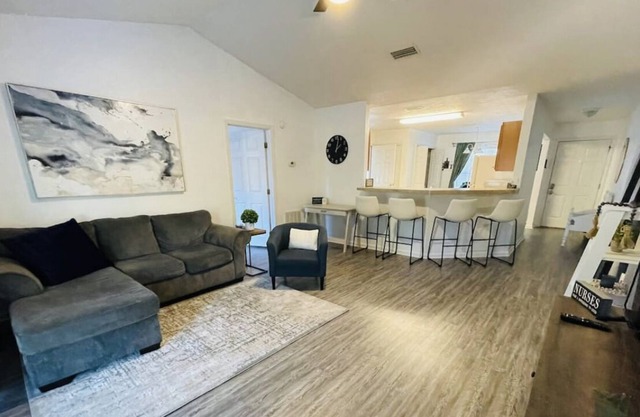 Charming & Quaint Family Home in a quiet Cul De Sac