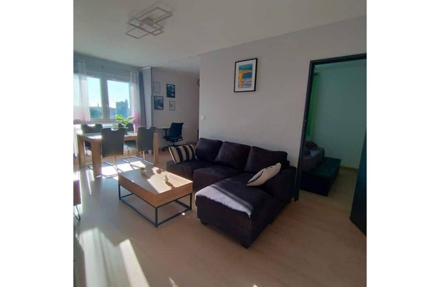 Charming, quiet apartment on the banks of the Loire.