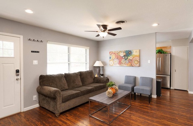 Charming Rancher*️3BR Entire House *️ JBSA Randolph *️ San Antonio Attractions