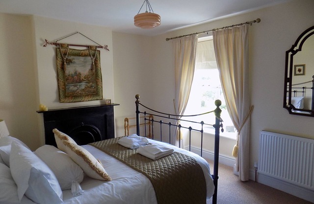 Charming refurbished traditional town house 4 bed "Aunty Mary's",families,groups