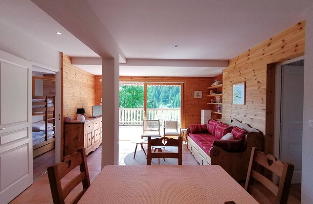 Charming renovated 2-room cabin with terrace and parking, Pra-Loup