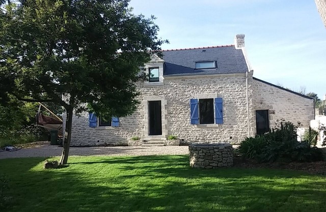 Charming renovated house, quiet and close to the beaches, with large garden