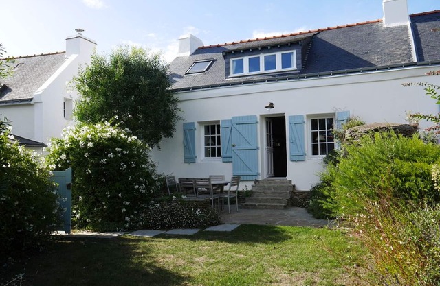 Charming Renovated House 800m from Beach with Terrace, Wifi, and Quality Decor