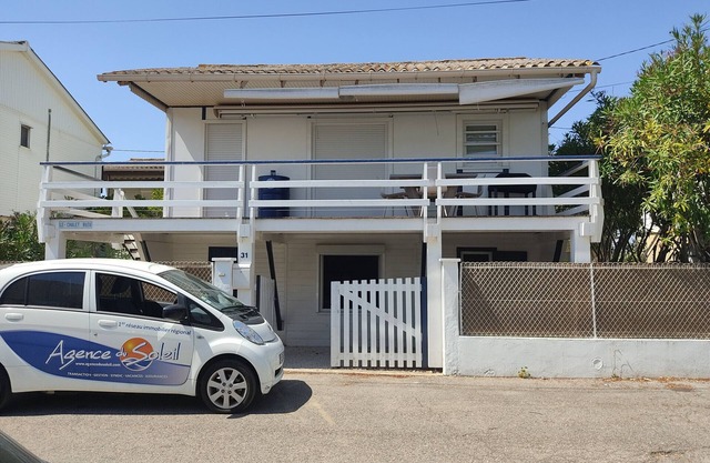 Charming Renovated T2 with A/C, 2-4 People, 300m from Beach, Outdoor Space, Parking