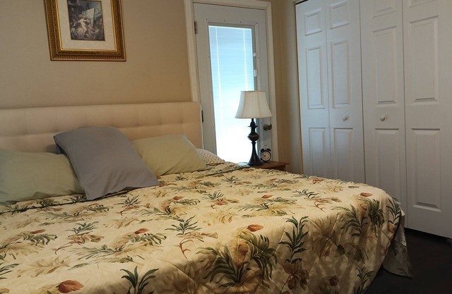 Charming Room- Studionn with AC and WiFi in soothing Lakeland