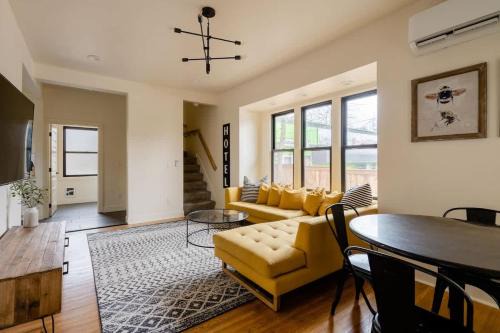 Charming SE Home - Farmhouse Style - Remodeled