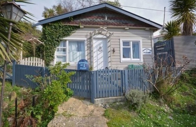 Charming Seafarer's Cottage in Portobello