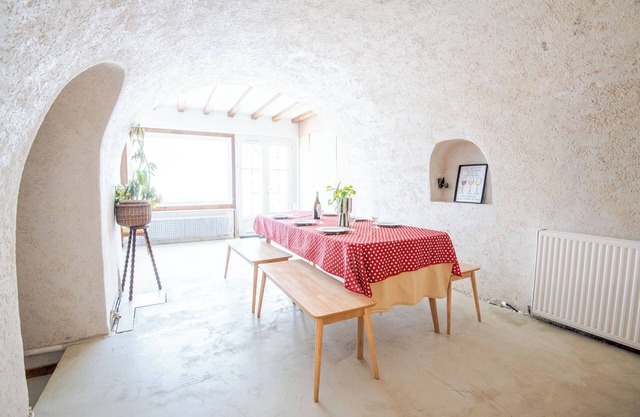 Charming semi-troglodyte house, Amboise