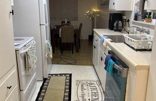 Charming, Spacious 3 BR house in the heart of South Bay, Shops, Santa Cruz beach