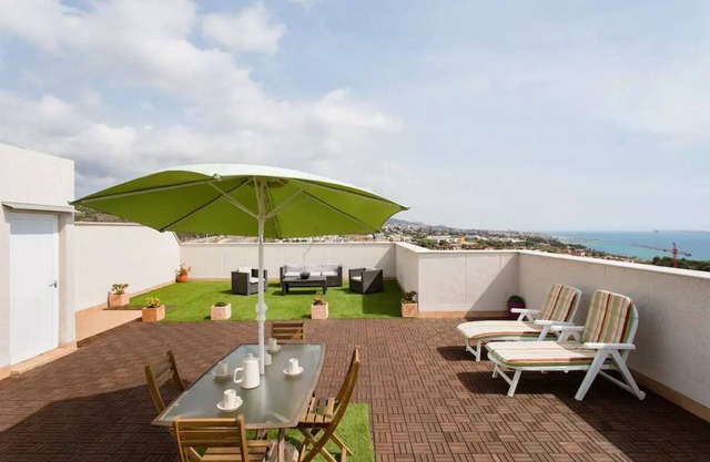 Charming spacious seaview penthouse. 2 private terraces, billiards,2 lifts,3 TV.