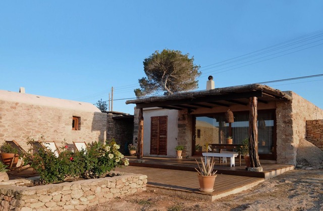 Charming, stone, overlooking Ibiza, 1,200 m2 of private land