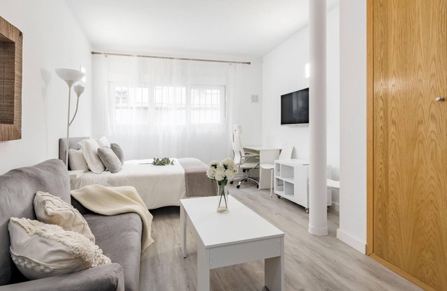 Charming Studio Avenida América - Your cozy shelter in Madrid