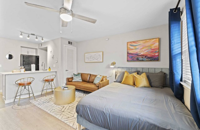 Charming studio close to Downtown and Domain