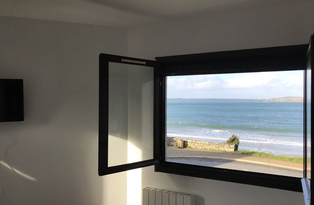 CHARMING STUDIO FACING THE BEACH FOR 2 PEOPLE NEW BEDDING 160*200