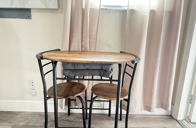 Charming studio in Tampa with AC Cozy Tampa Hideaway Near Airport Peaceful Stay