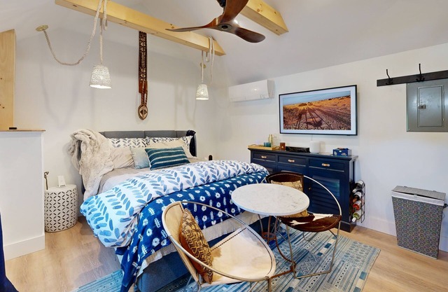 Charming studio with amazing location near town & beach