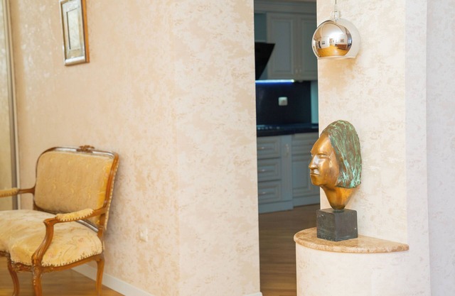 Charming & Sunny Apartment with Balcony – Family-Friendly, Quiet, Great Location