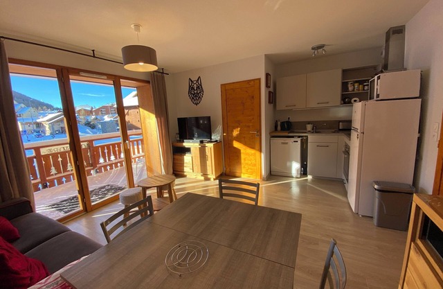 Charming T3 in a residence close to the slopes and shops South-facing balcony