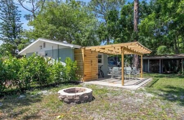 Charming Tiny Home:Cozy Escape w/modern amenities