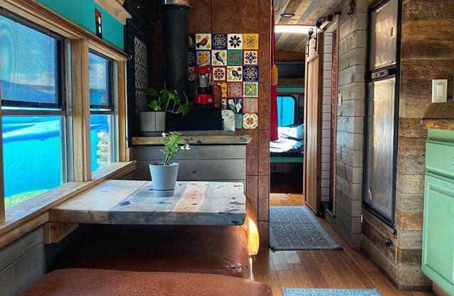 Charming Tiny Home/school bus conversion in marvelous Cortez with WiFi
