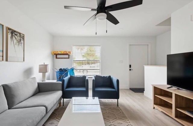 Charming Townhouse Near Indialantic Beach