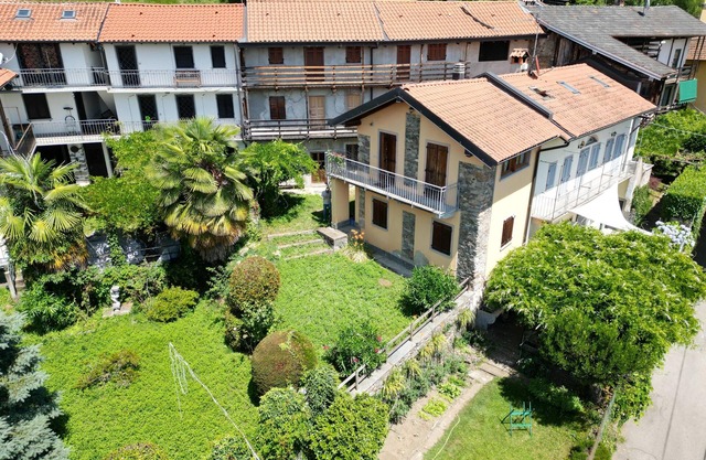 Charming traditional Ameno cottage with private garden, balcony & AC