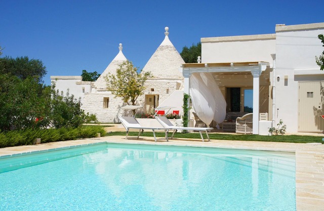 Charming Trulli Villa in Ostuni per 8 + 1 with private pool, BBQ, wifi