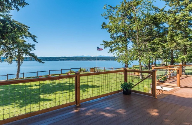 Charming two bedroom seaside cottage on Penn Cove