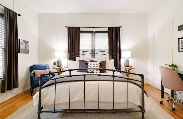 Charming Updated Loft with KING BED!