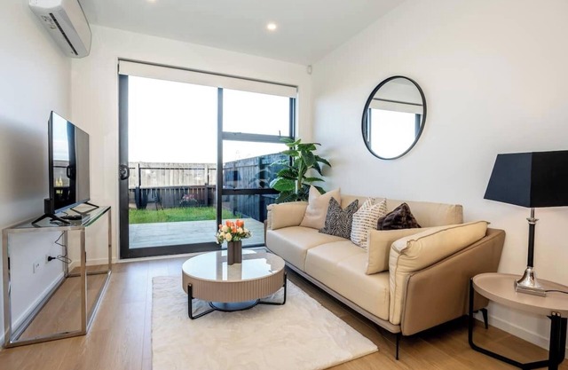 Charming Urban Townhouse with free parking_Unit 3